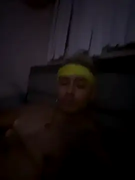 Snapshot of GirThyDock chatting on 10-18-25, 09:32 GirThyDock online show from 10-18-25, 09:32