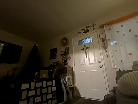 Snapshot of GirThyDock chatting on 11-08-25, 10:37 GirThyDock online show from 11-08-25, 10:37