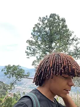 Snapshot of Alexis_Spicter chatting on 09-20-25, 05:58 Alexis Spicter online show from 09-20-25, 05:58