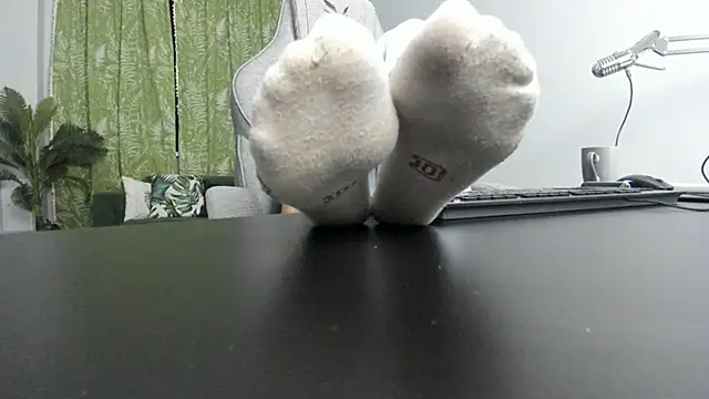 Snapshot of NitaNihil chatting on 09-24-25, 06:44 NitaNihil online show from 09-24-25, 06:44