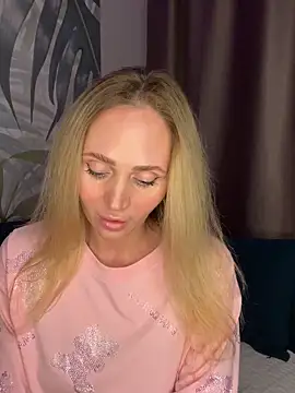 Affectionate lady online show from 10-17-25, 09:28