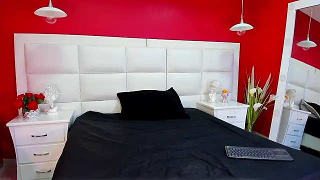 Michelle Lewis  online show from 09-11-25, 12:49