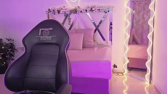 ZURY TAY online show from 03-30-26, 11:55