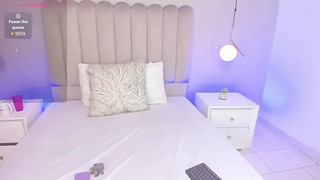 Snapshot of Dani_rosse_ chatting on 11-21-25, 01:21 Dani rosse online show from 11-21-25, 01:21