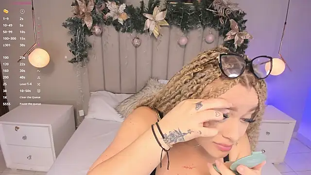 Snapshot of Dani_rosse_ chatting on 12-01-25, 01:05 Dani rosse online show from 12-01-25, 01:05