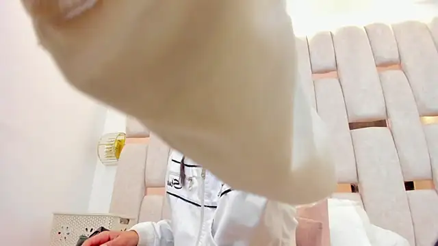 sarah ashbourne online show from 10-24-25, 12:45