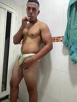 Snapshot of leithon_scott chatting on 02-28-26, 10:55 leithon scott online show from 02-28-26, 10:55