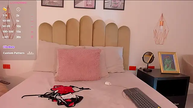 raven black  online show from 10-23-25, 01:32