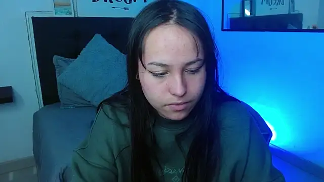 Snapshot of Eymmy_24 chatting on 09-12-25, 02:22 Eymmy 24 online show from 09-12-25, 02:22