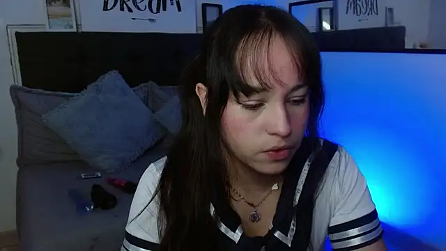 Snapshot of Eymmy_24 chatting on 09-13-25, 02:11 Eymmy 24 online show from 09-13-25, 02:11