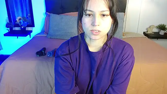 Snapshot of Eymmy_24 chatting on 09-18-25, 01:18 Eymmy 24 online show from 09-18-25, 01:18