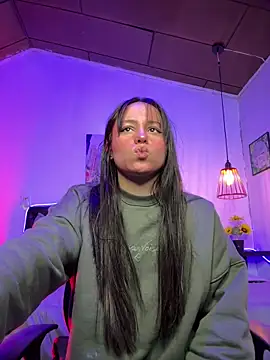 Snapshot of Eymmy_24 chatting on 09-27-25, 03:22 Eymmy 24 online show from 09-27-25, 03:22