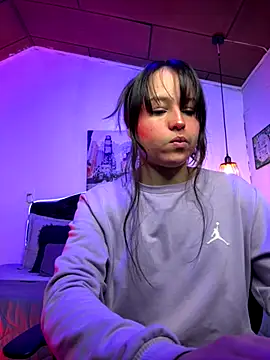 Snapshot of Eymmy_24 chatting on 10-10-25, 11:37 Eymmy 24 online show from 10-10-25, 11:37