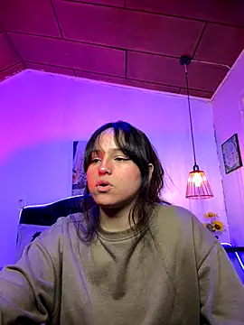 Snapshot of Eymmy_24 chatting on 10-12-25, 03:27 Eymmy 24 online show from 10-12-25, 03:27