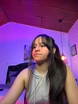 Snapshot of Eymmy_24 chatting on 10-15-25, 03:06 Eymmy 24 online show from 10-15-25, 03:06