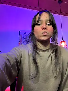 Snapshot of Eymmy_24 chatting on 10-18-25, 03:09 Eymmy 24 online show from 10-18-25, 03:09