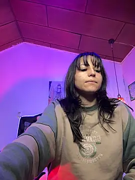 Snapshot of Eymmy_24 chatting on 10-21-25, 03:07 Eymmy 24 online show from 10-21-25, 03:07