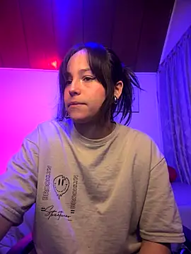 Snapshot of Eymmy_24 chatting on 11-08-25, 02:45 Eymmy 24 online show from 11-08-25, 02:45