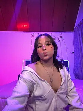 Snapshot of Eymmy_24 chatting on 11-20-25, 11:48 Eymmy 24 online show from 11-20-25, 11:48