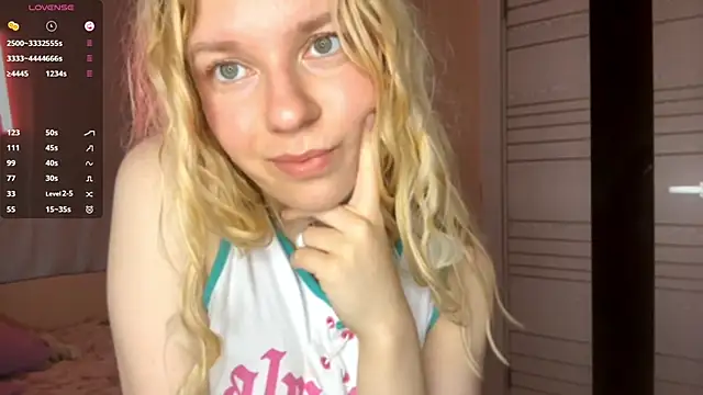 Snapshot of MaryjaneSpider chatting on 09-20-25, 02:51 MaryjaneSpider online show from 09-20-25, 02:51