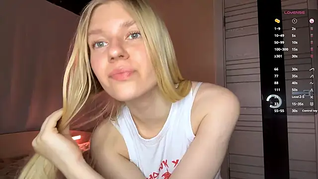 Snapshot of MaryjaneSpider chatting on 10-10-25, 02:38 MaryjaneSpider online show from 10-10-25, 02:38