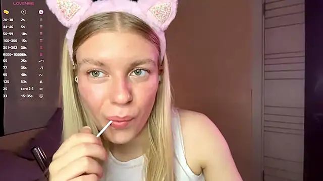 Snapshot of MaryjaneSpider chatting on 10-23-25, 03:44 MaryjaneSpider online show from 10-23-25, 03:44