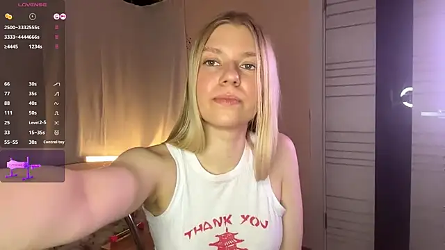 Snapshot of MaryjaneSpider chatting on 10-28-25, 02:31 MaryjaneSpider online show from 10-28-25, 02:31