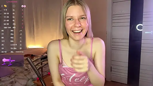 Snapshot of MaryjaneSpider chatting on 11-12-25, 06:52 MaryjaneSpider online show from 11-12-25, 06:52