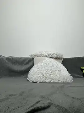 MiaKiittyy online show from 04-07-26, 09:37