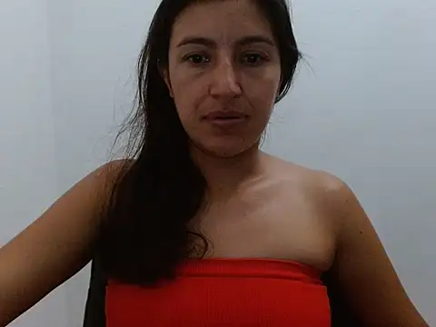 Snapshot of SarahFriendly chatting on 05-28-26, 04:10 SarahFriendly online show from 05-28-26, 04:10