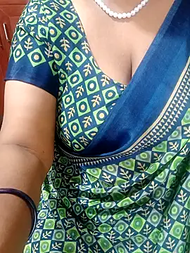 Snapshot of tami_lavanya chatting on 10-03-25, 09:28 tami lavanya online show from 10-03-25, 09:28