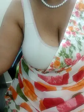 Snapshot of tami_lavanya chatting on 10-14-25, 05:03 tami lavanya online show from 10-14-25, 05:03