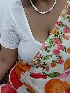 Snapshot of tami_lavanya chatting on 02-17-26, 06:21 tami lavanya online show from 02-17-26, 06:21