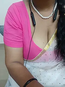 Snapshot of tami_lavanya chatting on 05-31-26, 06:31 tami lavanya online show from 05-31-26, 06:31
