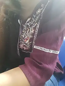 Aarti-kumri online show from 10-06-25, 05:27