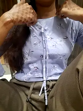 Aarti-kumri online show from 10-13-25, 02:17