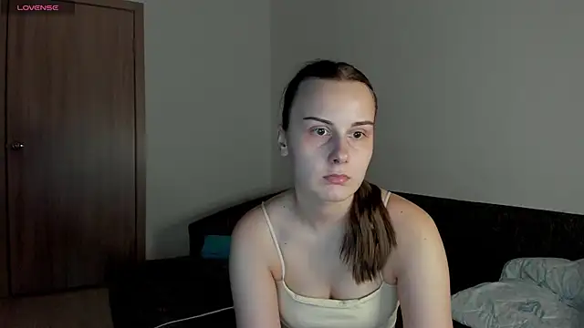 Snapshot of Kelly_Cartier chatting on 06-28-26, 07:53 Kelly Cartier online show from 06-28-26, 07:53