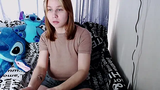 Snapshot of RoyAngela chatting on 09-10-25, 07:19 RoyAngela online show from 09-10-25, 07:19