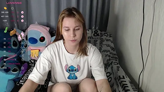 Snapshot of RoyAngela chatting on 09-12-25, 01:33 RoyAngela online show from 09-12-25, 01:33