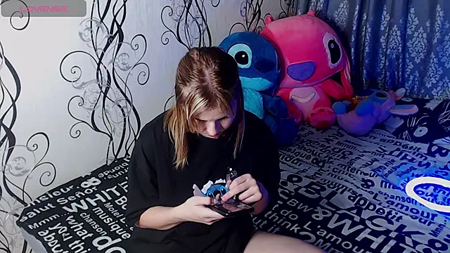 Snapshot of RoyAngela chatting on 09-25-25, 09:29 RoyAngela online show from 09-25-25, 09:29