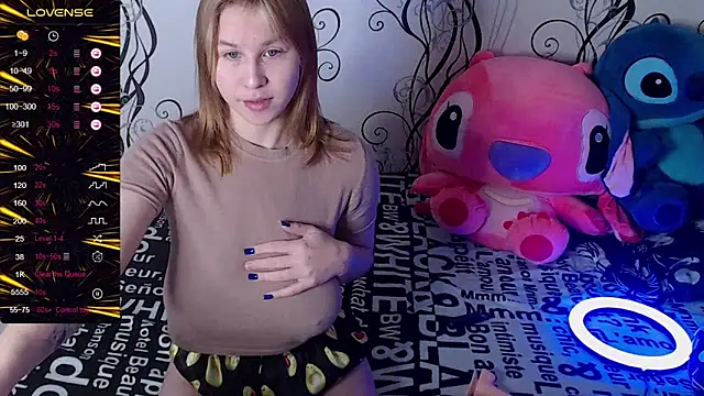 Snapshot of RoyAngela chatting on 10-05-25, 07:28 RoyAngela online show from 10-05-25, 07:28