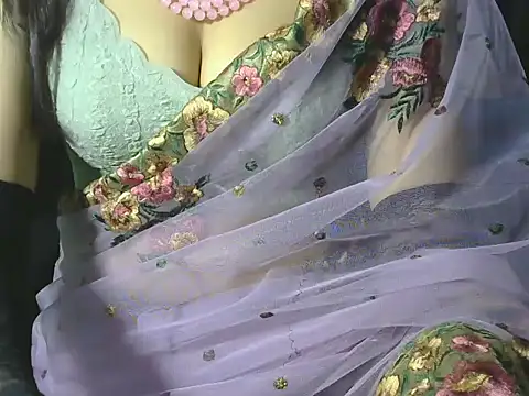 Snapshot of sheetal-sheetal95 chatting on 06-02-26, 05:04 sheetal-sheetal95 online show from 06-02-26, 05:04