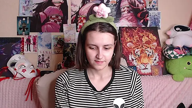 Snapshot of AliceChio chatting on 11-09-25, 05:00 AliceChio online show from 11-09-25, 05:00