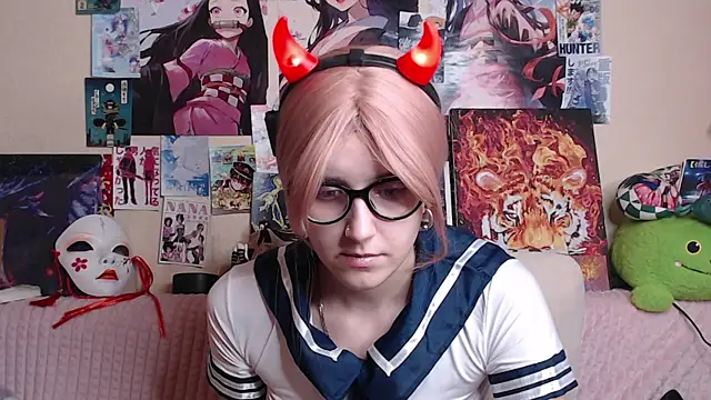 Snapshot of AliceChio chatting on 12-02-25, 07:42 AliceChio online show from 12-02-25, 07:42