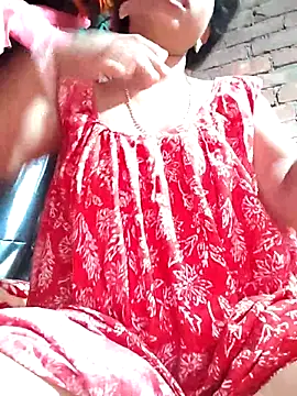 Snapshot of Magic-heart1 chatting on 09-18-25, 02:35 Magic-heart1 online show from 09-18-25, 02:35