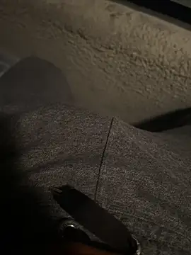 encinas15 online show from 11-04-25, 06:34