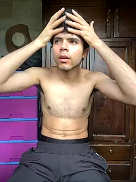 Axel-Mejia online show from 10-31-25, 07:04