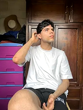 Axel-Mejia online show from 11-14-25, 06:28