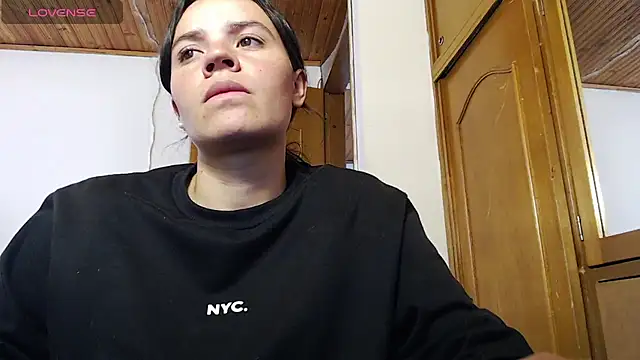 Skylar Serenity online show from 11-08-25, 04:51