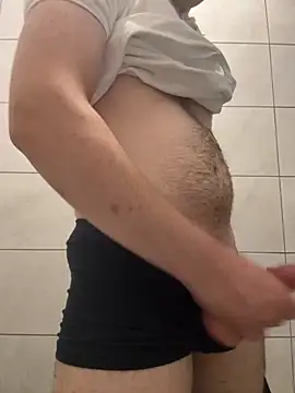 Snapshot of Emrnh chatting on 09-21-25, 03:24 Emrnh online show from 09-21-25, 03:24